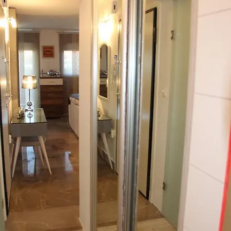 Apartman 48